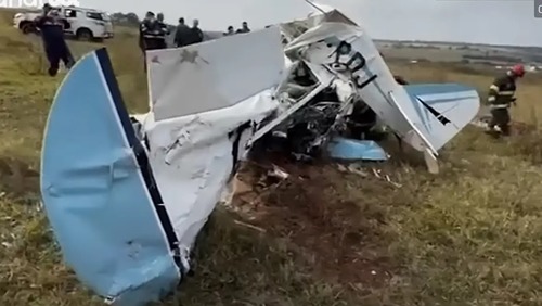 Queda de avião deixa dois mortos em São José do Rio Preto, SP