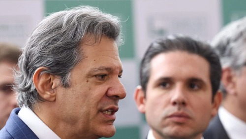 Deputado diz que governo 'estica a corda' com o Congresso ao judicializar IOF