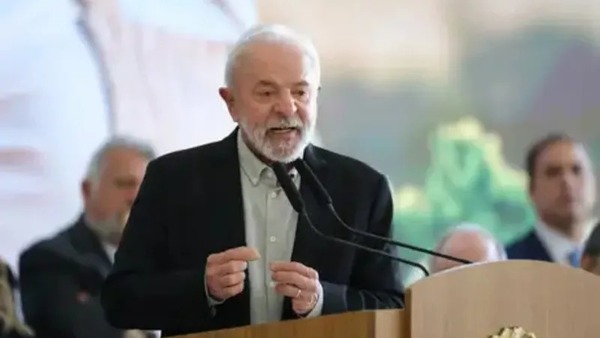 Lula é autorizado pela Justiça argentina e deve visitar Cristina Kirchner em prisão domiciliar