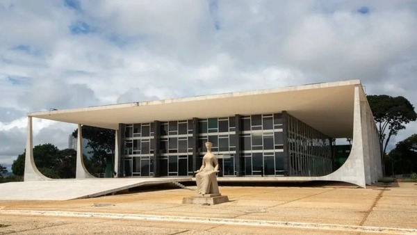 Moraes suspende decretos sobre IOF e marca audiência de conciliação entre governo e Congresso