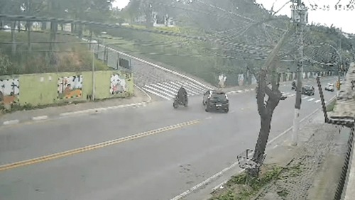 PM de folga tenta fugir de criminosos, bate moto e perde braço na Grande SP