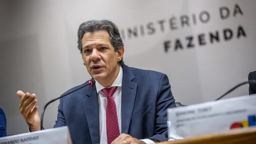Haddad acusa Bolsonaro por tarifa de Trump e diz que ajuste fiscal deve taxar super-ricos