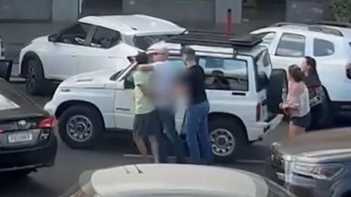 Policiais que agrediram homem na frente do filho após batida de trânsito são afastados
