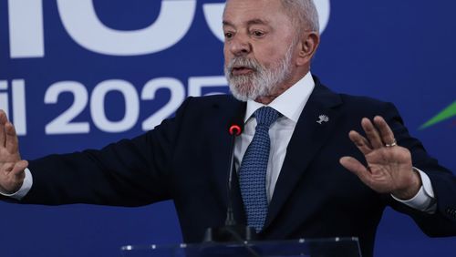 Tarifaço de Trump contra o Brasil vira jogo de empurra entre governo e oposição