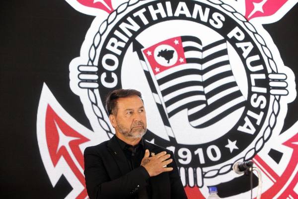 MP denuncia Augusto Melo, afastado no Corinthians, por associação criminosa e lavagem