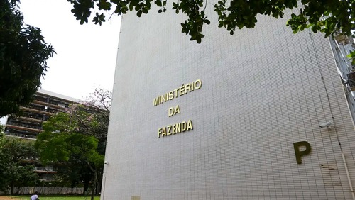 Ministério da Fazenda aumenta para 2,5% estimativa do PIB em 2025