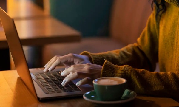 Serviços já respondem por 57% dos empregos formais no país, diz CNS