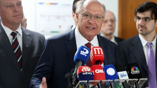 Alckmin diz que governo tentará acordo antes do prazo para tarifaço
