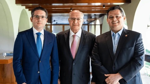 Congresso está pronto para auxiliar o Executivo na negociação do tarifaço, diz Motta