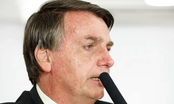 Jair Bolsonaro é alvo de buscas da PF e passará a usar tornozeleira eletrônica