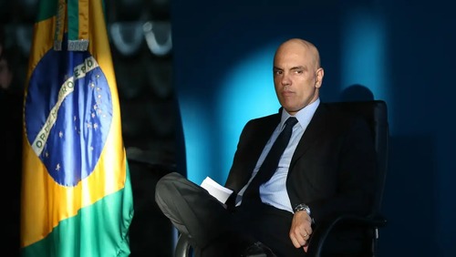 Bolsonaro fez flagrante confissão de obstrução de Justiça, diz Moraes