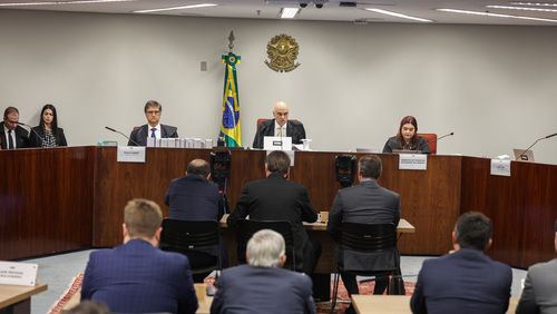 Ministros do STF avaliam decisão de Moraes como técnica e afirmam que a corte é independente