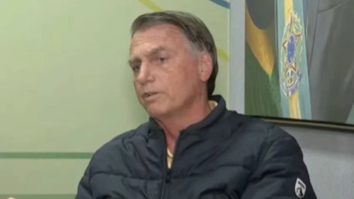 Bolsonaro questiona ação da PF e cita eleições: “sou uma ameaça para eles como candidato”