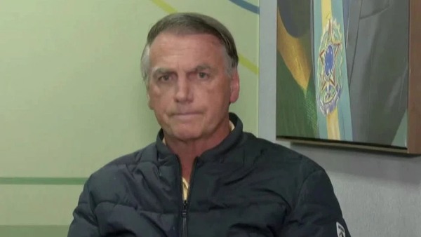 Músicas e fotos: conteúdo de pen drive achado na casa de Bolsonaro é irrelevante, afirma PF