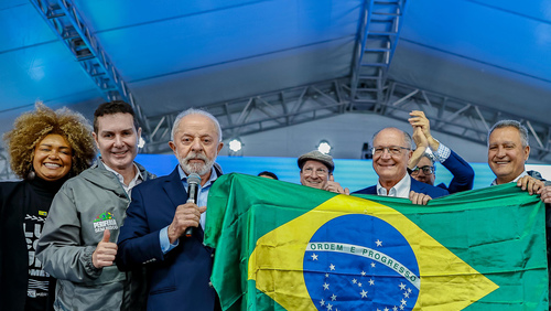 Lula diz que está disposto a negociar, mas afirma que Trump não quer conversar
