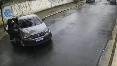 Casa do advogado de Lula é invadida pela gangue do controle clonado em SP