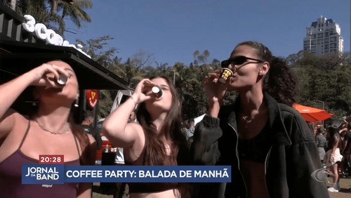 Coffee Party vira febre nas capitais e atrai jovens em baladas que começam de manhã