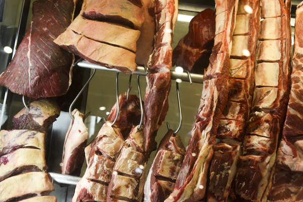 Com tarifas, carnes bovinas pagam até 76,4% para serem vendidas aos EUA