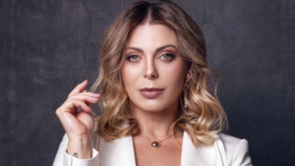 Sheila Mello desabafa após ser criticada por affair: 'Disse que eu queria ser homem da relação'