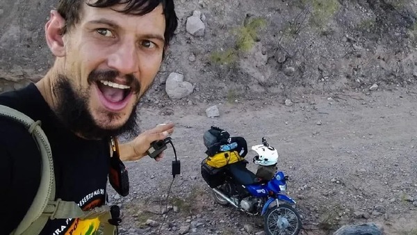 Quem foi Alex Tibola, o aventureiro que morreu em acidente de moto no Chile
