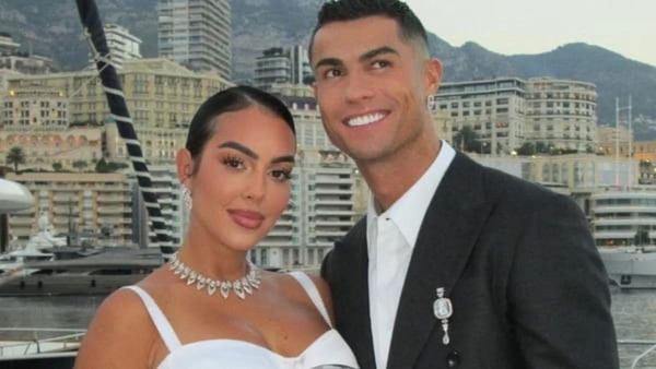 Web brinca com noivado de Cristiano Ronaldo e Georgina Rodríguez: 'Finalmente'