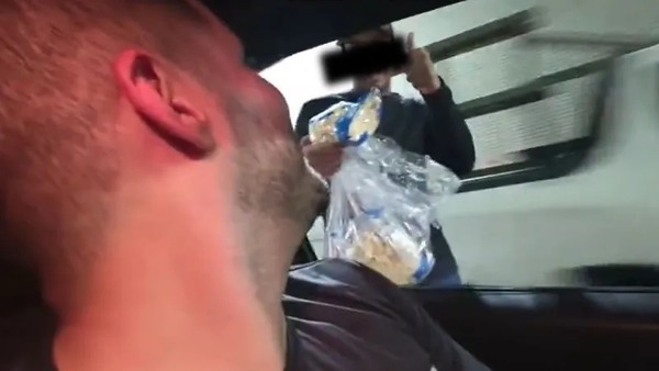 Streamer tem celular furtado durante transmissão ao vivo no Rio de Janeiro