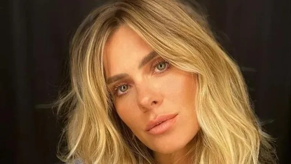 Carolina Dieckmmann desabafa sobre autocuidado durante o luto: “É difícil encarar o espelho“