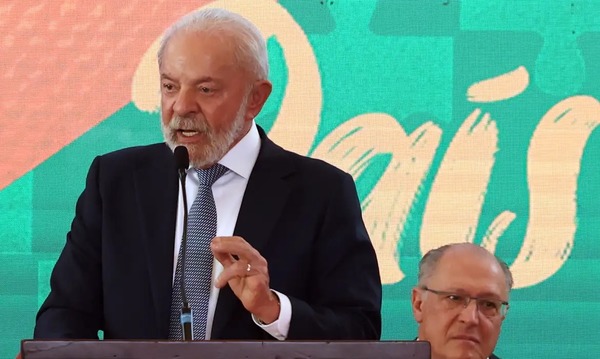 Governo anuncia R$ 30 bilhões em crédito para setores afetados por tarifaço