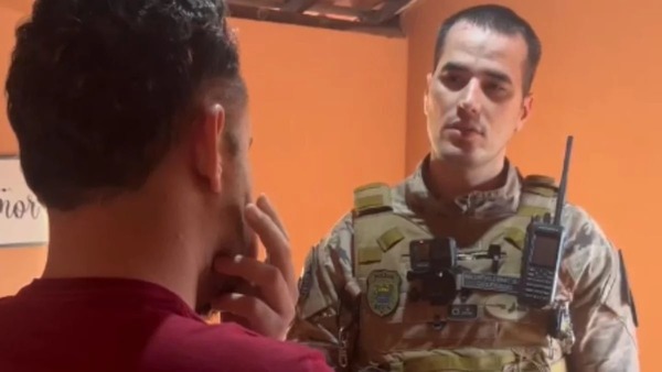 Inimigo do “grau”, delegado tranquilão ataca novamente ao abordar outro motoqueiro