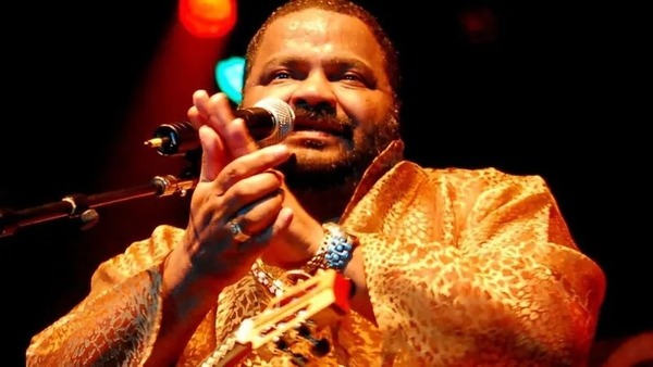 Herdeiros de Arlindo Cruz impõem regras para uso de imagem e nome do cantor