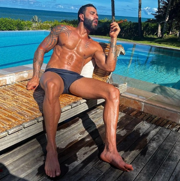 Gusttavo Lima revela que parou de fumar por conta dos filhos