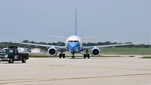 Disponível para o presidente e CIA: Como é o avião da Força Aérea dos EUA que pousou no Brasil
