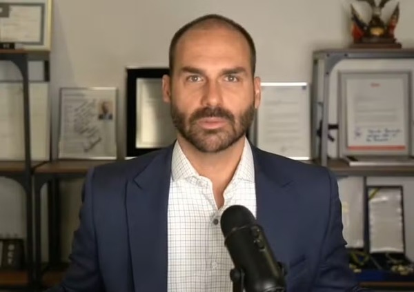 Eduardo Bolsonaro responde pastor Silas Malafaia após ser chamado de 'babaca' em áudio