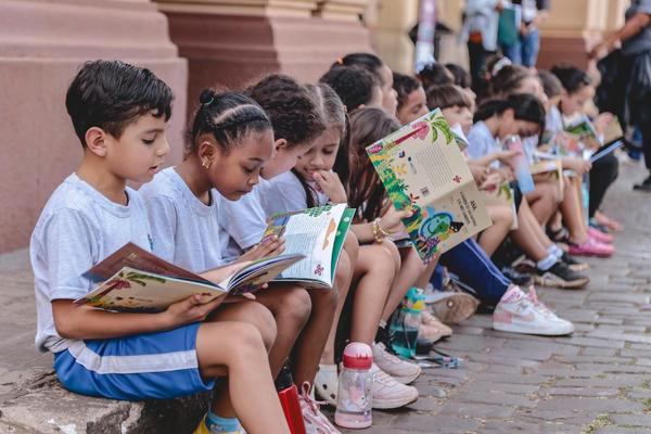 24ª Feira Internacional do Livro de Ribeirão Preto entra na reta final com programação intensa e gratuita