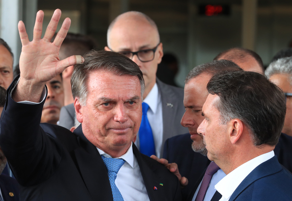 Termina hoje (22) prazo para Bolsonaro explicar descumprimento de medidas cautelares