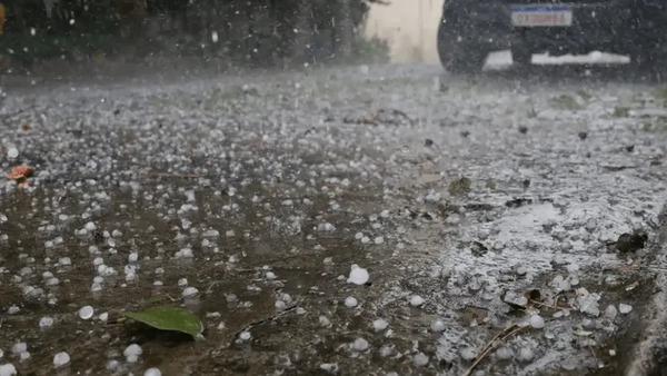 Frente fria no Rio Grande do Sul traz alerta para tornados e microexplosões