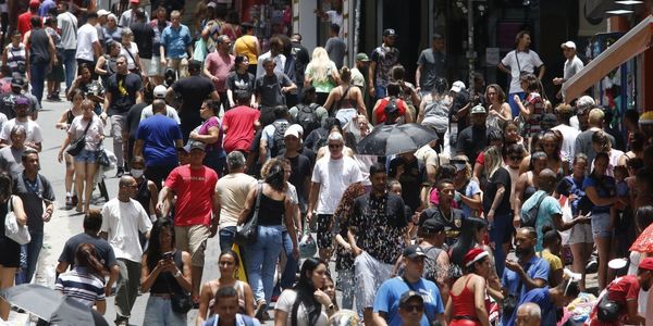 População brasileira chega a 213,4 milhões em julho deste ano