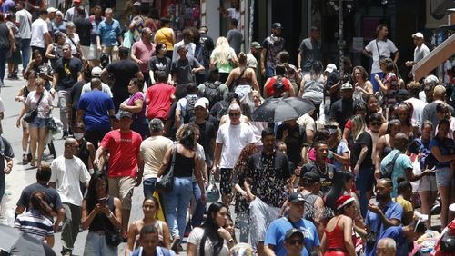 População brasileira chega a 213,4 milhões em julho deste ano