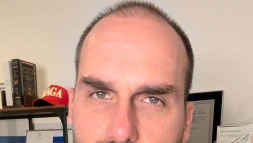 Eduardo Bolsonaro pede à Câmara para exercer mandato, mas quer continuar nos EUA
