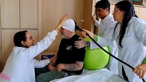 Mingau, do Ultraje a Rigor, faz novo tratamento neurológico após tiro na cabeça; conheça