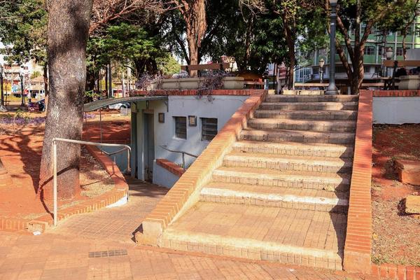 Prefeitura de Ribeirão Preto rescinde contrato com empresa de limpeza de banheiros públicos por descumprimento de obrigações trabalhistas