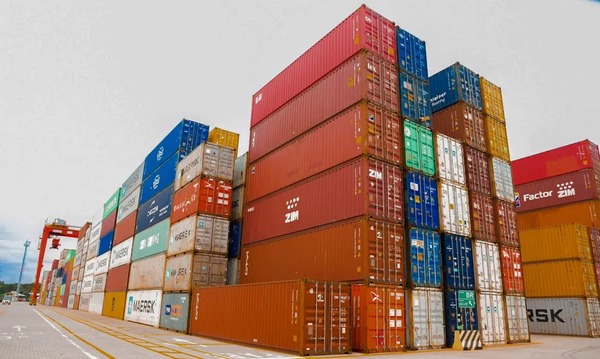 Balança comercial tem saldo positivo de US$ 6,1 bilhões em agosto