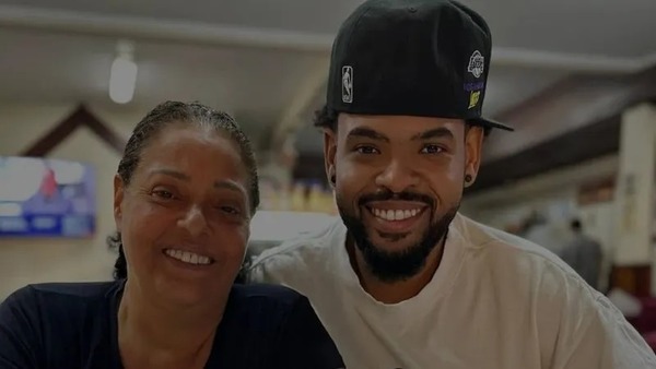 Filho de Péricles cancela shows após mãe ser internada na UTI: 'Quadro delicado'