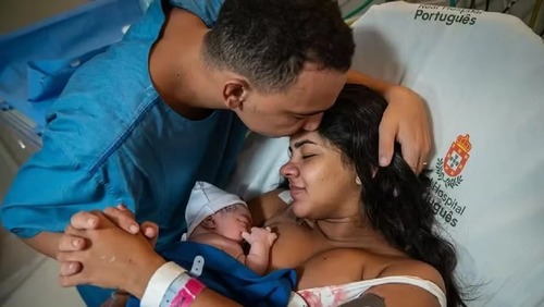 Nasce segundo filho de João Gomes; veja fotos do bebê com Ary Mirelle