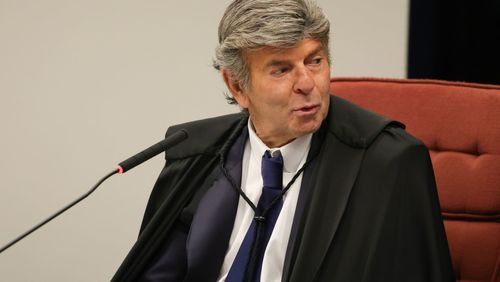 Fux absolve Bolsonaro e condena Braga Netto e Cid pela trama golpista