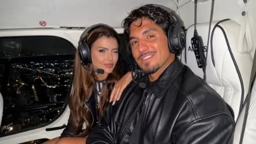 Gabriel Medina deixa de seguir famosas após assumir namoro