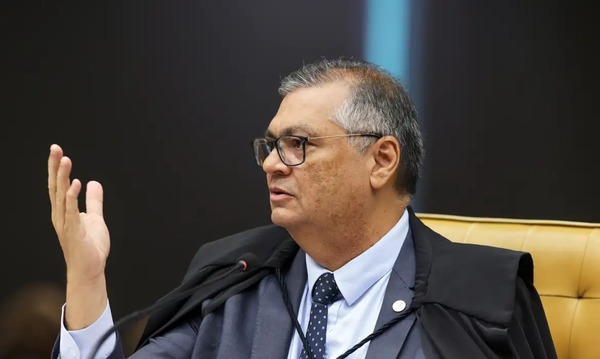 Dino manda governo suspender repasses de emendas com "indícios de crimes"