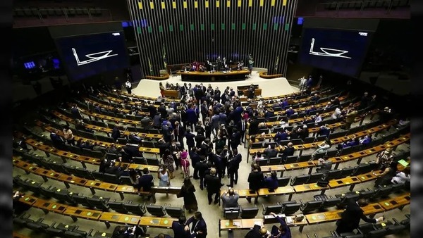 O que é a PEC da Blindagem, que dificulta a prisão de deputados e senadores