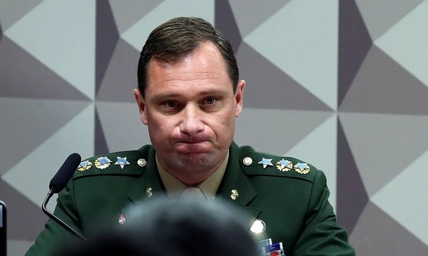 Moraes nega extinção da pena de Mauro Cid e devolução de passaporte