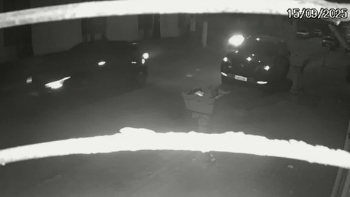 Imagens mostram criminosos de tocaia antes de matar ex-delegado de SP